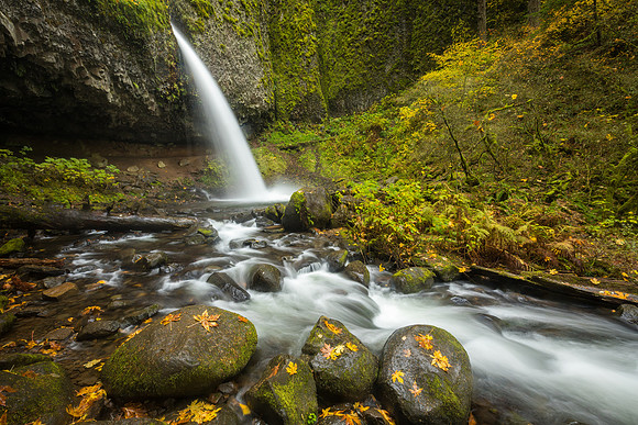Upper Horseshoe Falls 2