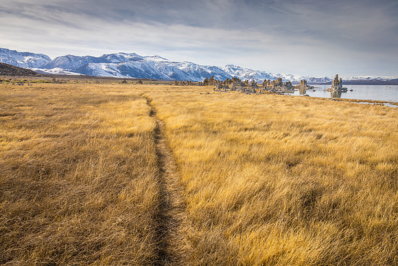 South Tufa Trail